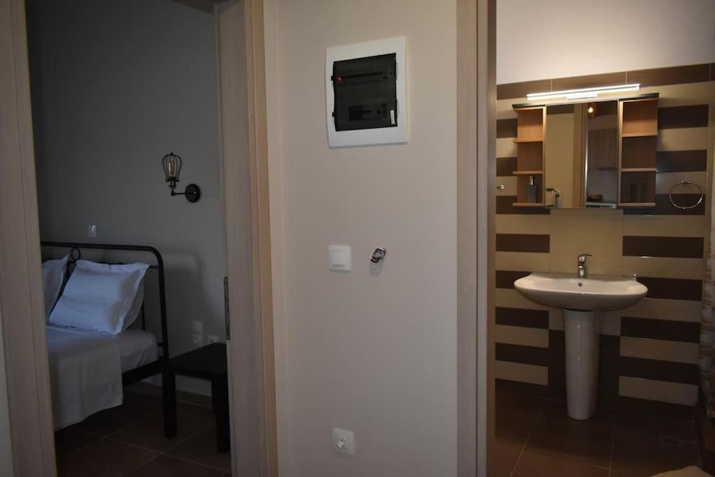 Smailis Apartment 2 리구리오 외부 사진