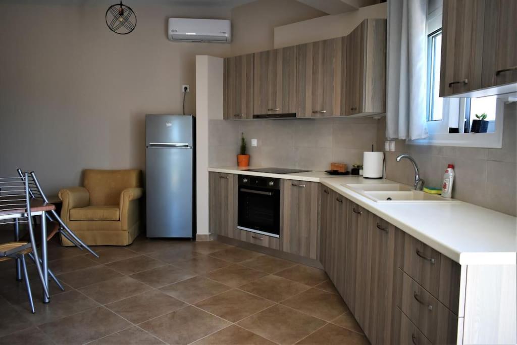 Smailis Apartment 2 리구리오 외부 사진